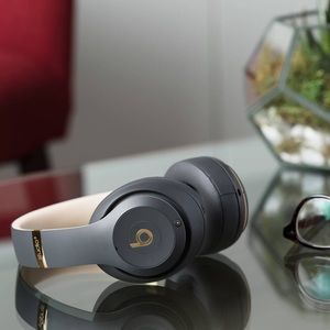 Shadow grey beats studio 3